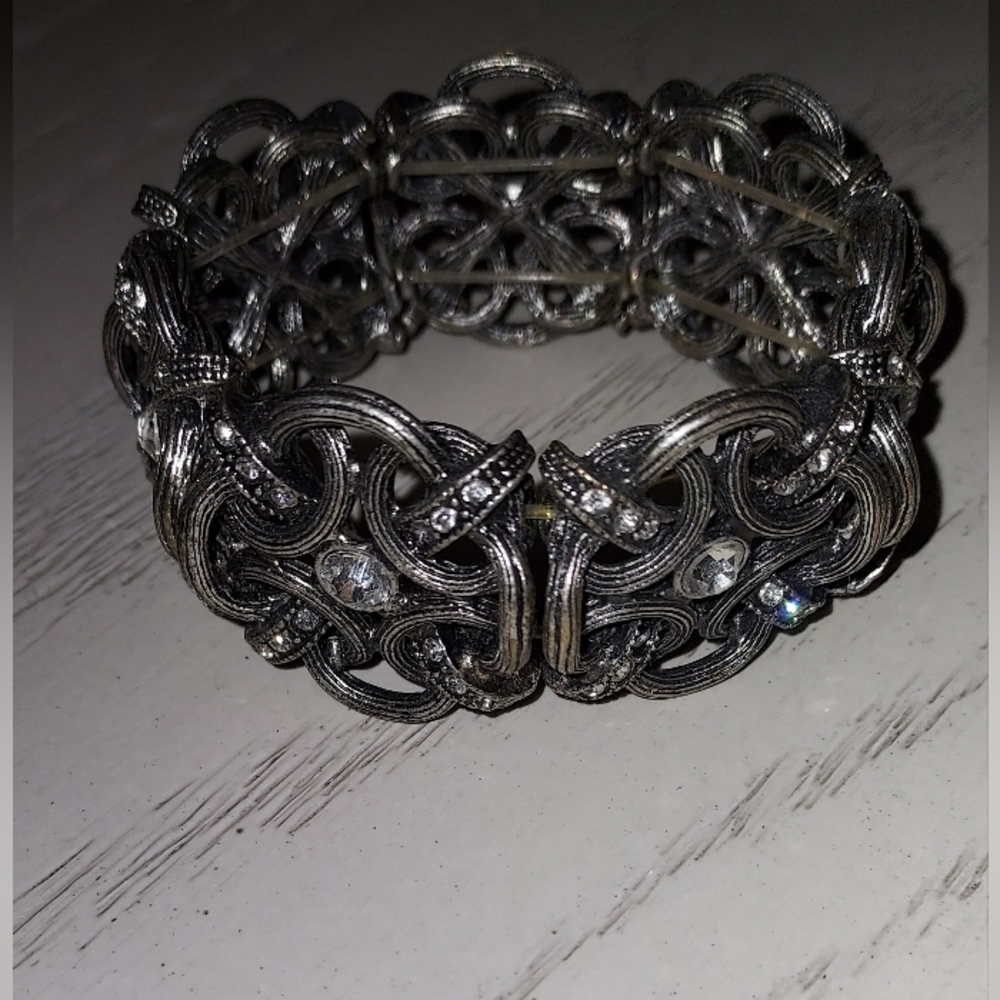 Premiere jewelry. Bracelet